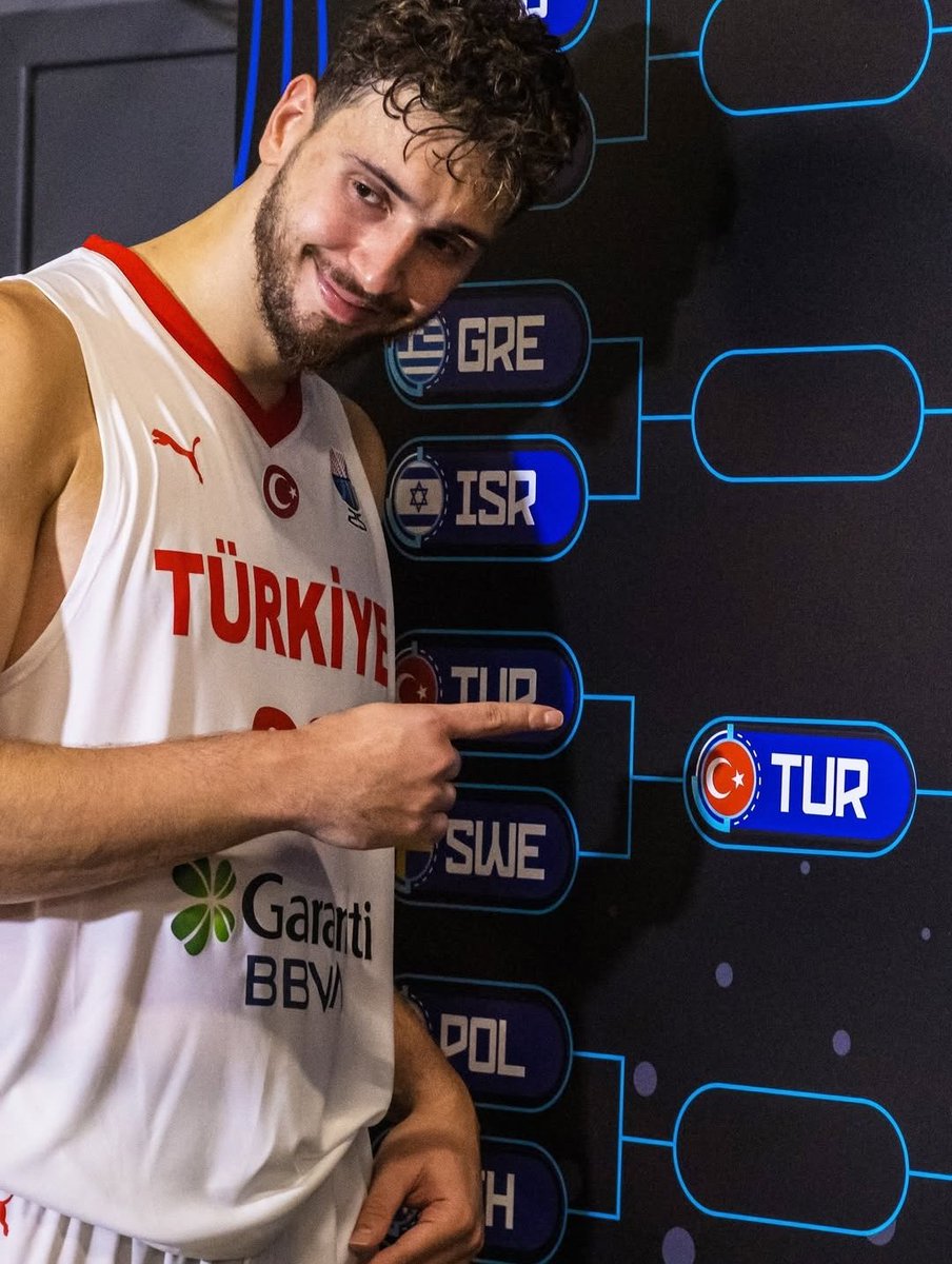 Efsane bir fotoğraf.

ALPEREN ŞENGÜN. 🙂👉🇹🇷

<a href="/EuroBasket/">FIBA EuroBasket</a>
