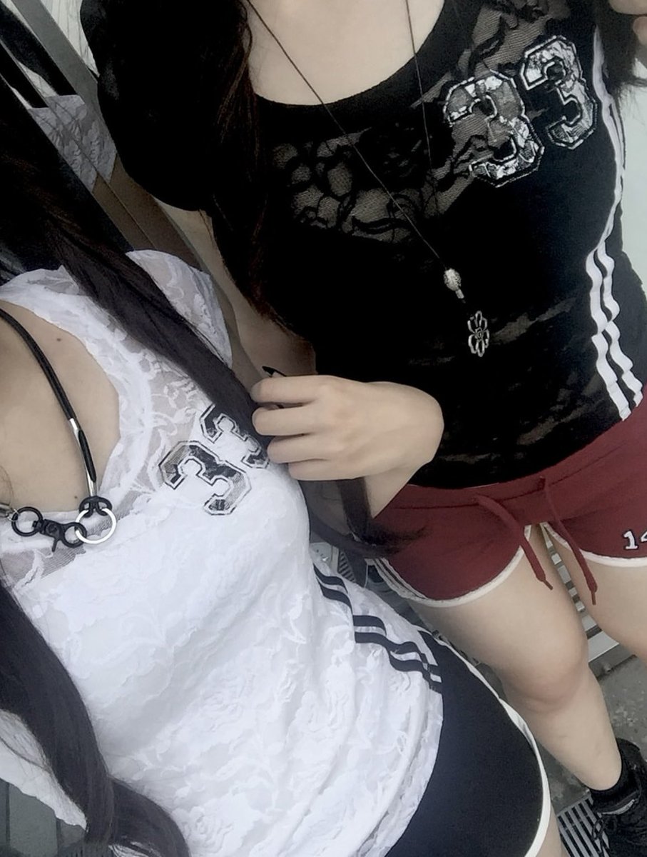 prevnseoul's tweet image. Setupexe 33 lace top เนื้อผ้าซีทรู ลดราคา 40% +คูปอง เหลือ 1050.- ส่งฟรี (มัดจำ 500.-) 🖤*໒꒱

✖️time sale ปิดพรี 21:00 น. ของวันที่ 7.09
#setupexe #พรีsetupexe #พรีออเดอร์เกาหลี