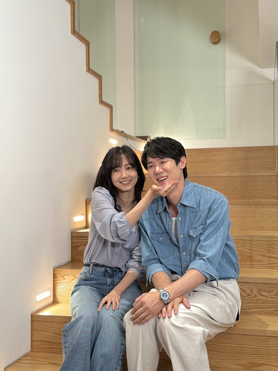 gyoeuls's tweet photo. OH MY GOD THEY ARE THE CUTEST https://t.co/gnbGC3txXq