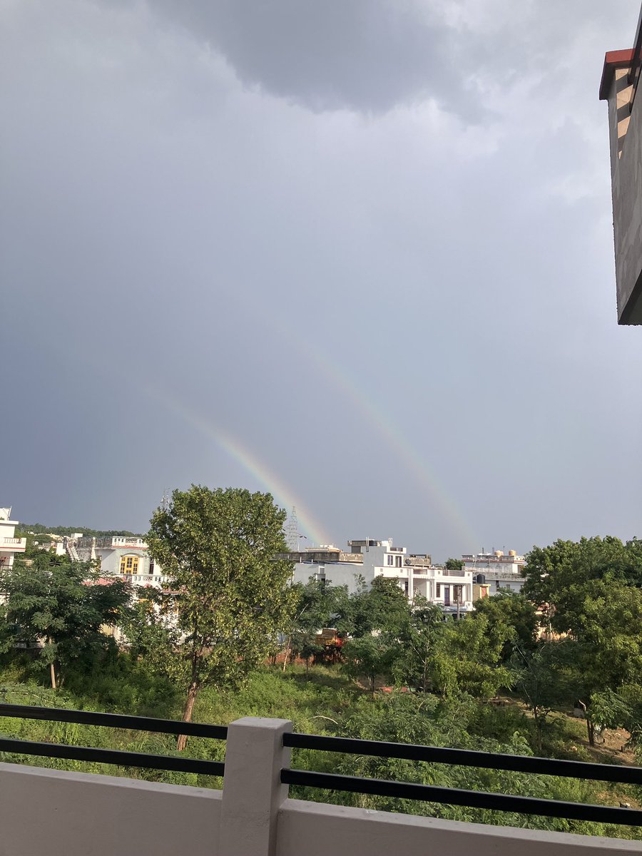 KavyaGarg_'s tweet image. Taken 5 minutes ago. I regret not having a proper camera 😭😭😭😭

It’s heaven outside…
there was double rainbow…

#rainbow
#UnFiltered 
#photographylovers