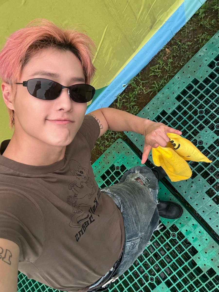 [📷]
250906 렛츠락 페스티벌

하늘도 돕는 드라우닝의 남자🥹☔️
비까지 더해진 무대에서 마음껏 놀았던 우즈무즈🧡💙
서로가 만든 낭만으로 꽉 채웠던 렛츠락 페스티벌✨

#WOODZ #우즈
#렛츠락페스티벌 #LetsRockFestival