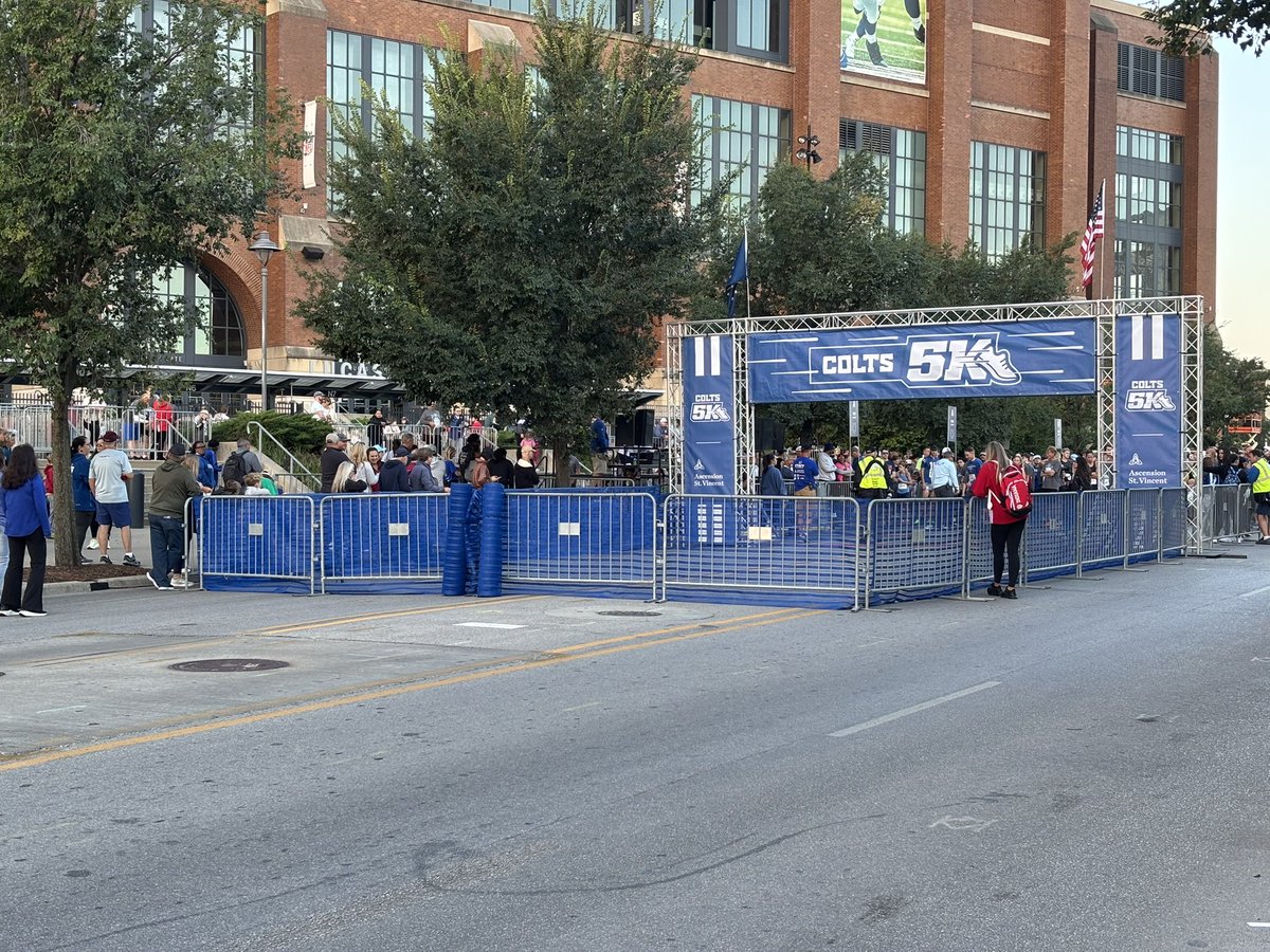 Colts 5K starts soon! 

Nearly 4,000 runners are racing this year!

Catch it on <a href="/WTHRcom/">WTHR.com</a> Sunrise 🌅👟