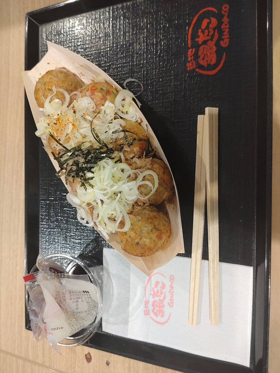 hiragana_omiho's tweet image. しっかりたこ焼きも食べた。
 #おとみほおやつログ
 #銀だこ
 #ねぎだこ