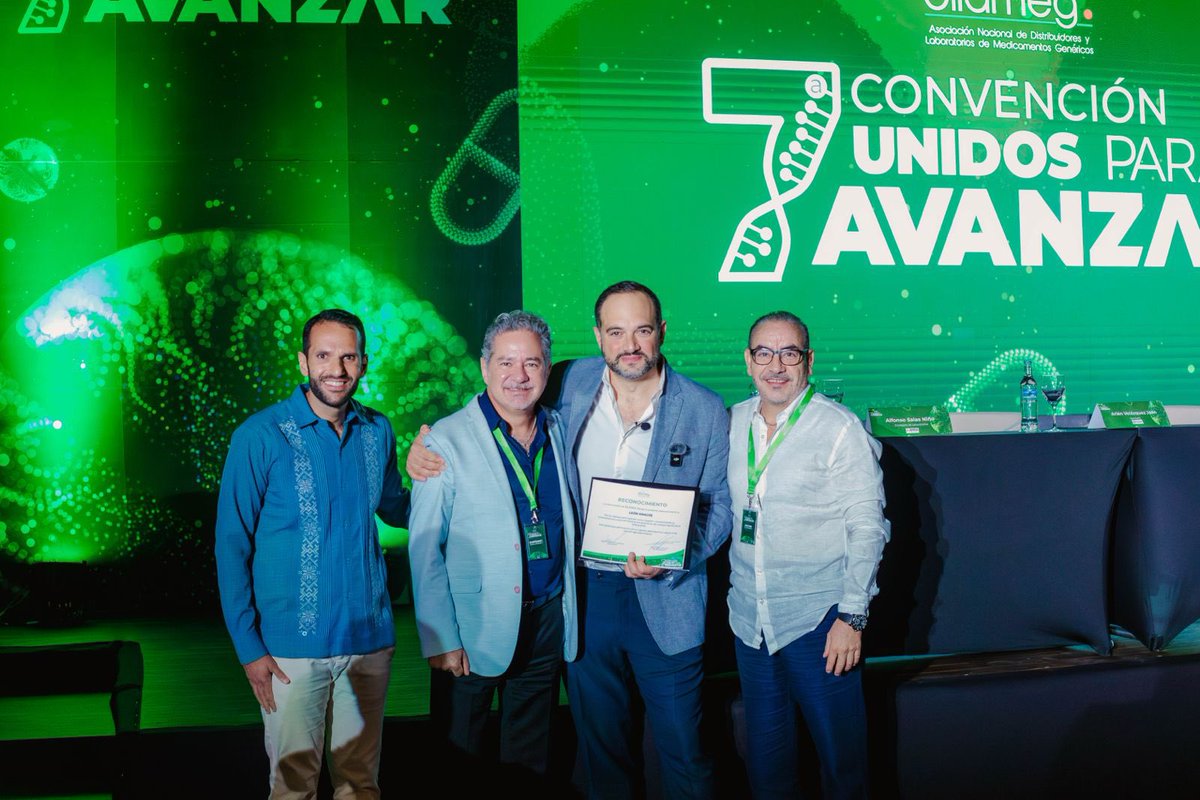 ¡Muchas gracias por acompañarnos en nuestra Séptima Convención y por tu interesante ponencia estimado <a href="/LeonKrauze/">León Krauze</a>!