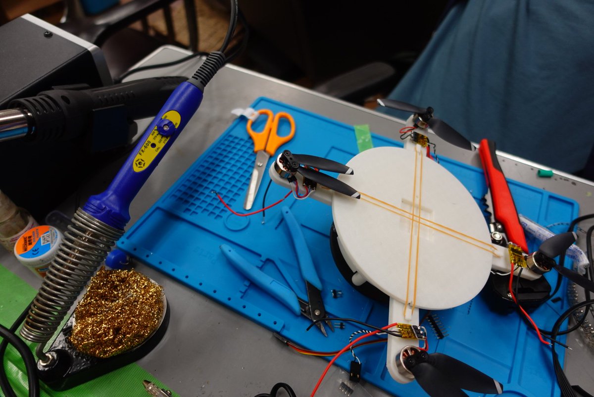 T.R.Tは活動中！！
回路を学ぶためにドローンを作っています！
ブラシレスモタドラ作りたいですね。