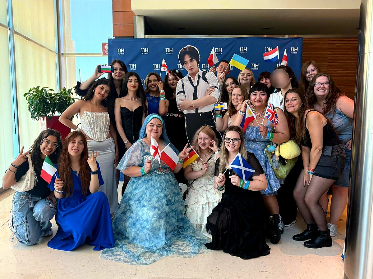 Always with Biu 💙🫧

BUILD AMORE MIO
#Build1stVeniceFM 
#BuildJakapan <a href="/JakeB4rever/">BIU.</a>