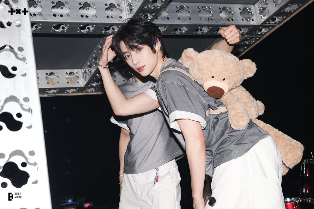 THIS PICTURE IS SO BEOMGYU! 🧸🍀