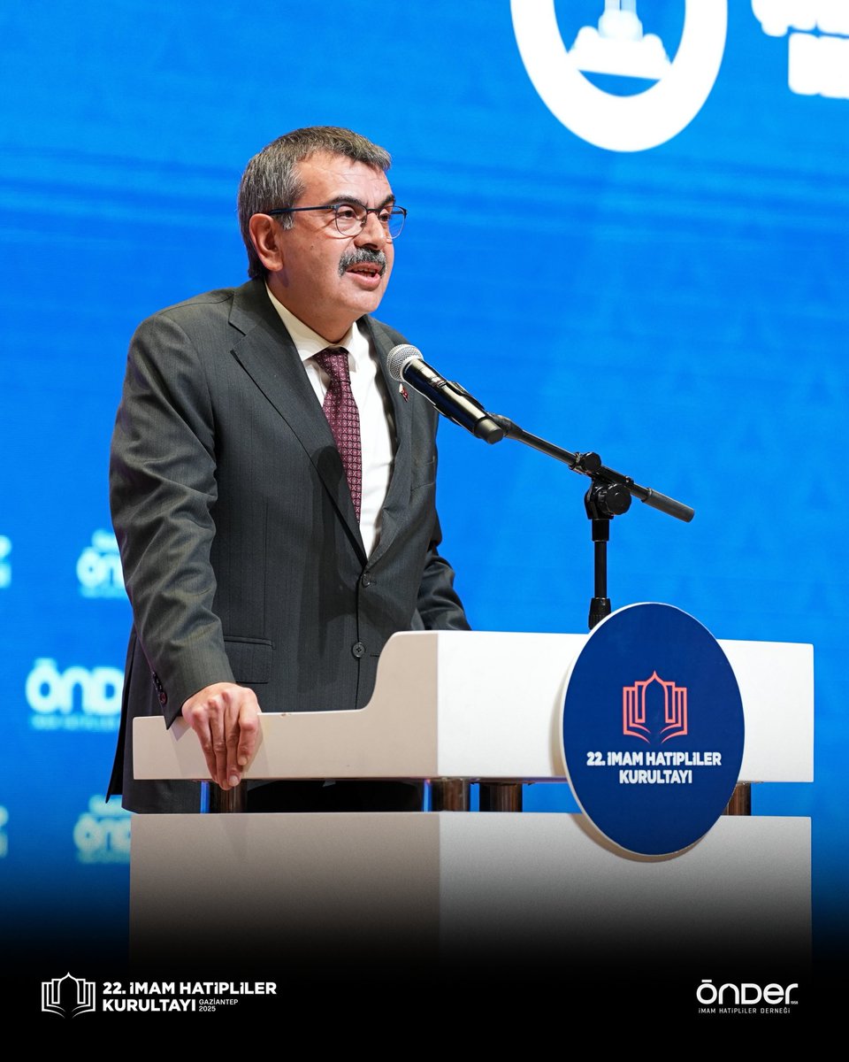 onderihl's tweet photo. 🔸 22. İmam Hatipliler Kurultayımıza katılan Milli Eğitim Bakanı Yusuf Tekin:

“Kim ne derse desin biz Türkiye’deki eğitimin kalitesini artırmak için gece gündüz çalışıyoruz, çalışmaya da devam edeceğiz.”

#İmamHatiplilerKurultayı https://t.co/R1sTSKviHb