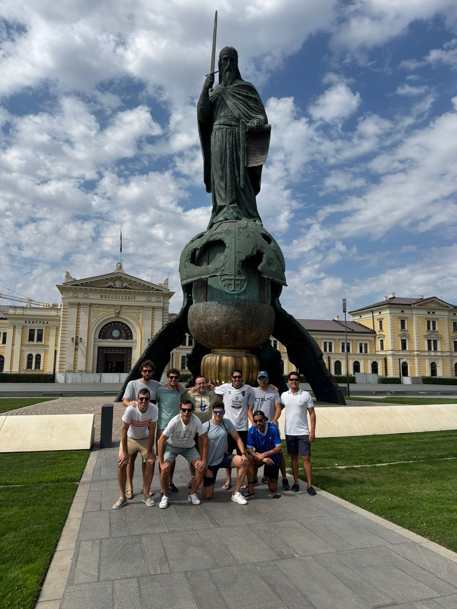 Todo o que non sexa este tamaño a estatua de <a href="/aspas10/">Iago Aspas Juncal</a> sería un insulto.