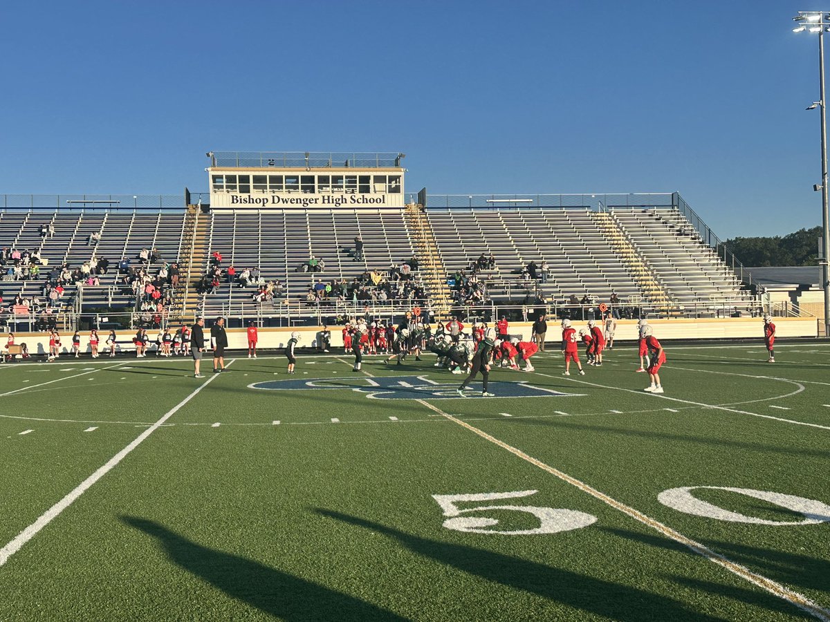 BDSaintsFB's tweet photo. 5th grade game underway!
#FutureSaints https://t.co/sLYU2aVaUS