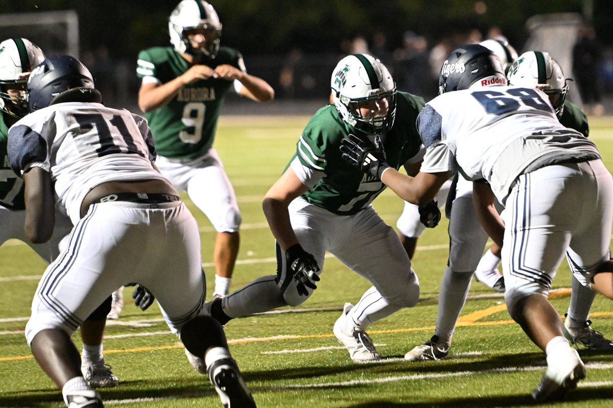 BrianSiebenthal's tweet image. OT game pics from last night against Twinsburg.
@GreenmenFB @ACSD_MH @DrPMilcetich @GreenmenNation @Greenmensteward @AuroraGambit @aurorayearbook @auroraathletics @ahsallsports @AuroraGridiron