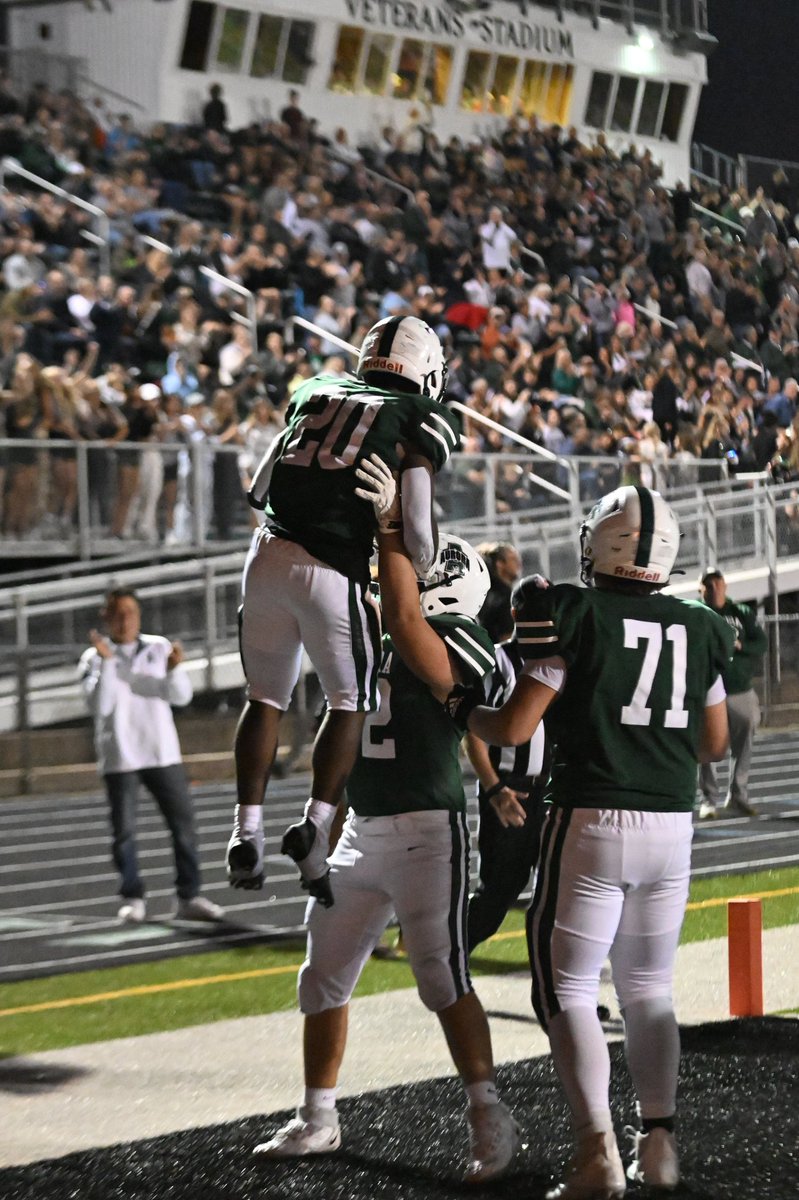 BrianSiebenthal's tweet image. OT game pics from last night against Twinsburg.
@GreenmenFB @ACSD_MH @DrPMilcetich @GreenmenNation @Greenmensteward @AuroraGambit @aurorayearbook @auroraathletics @ahsallsports @AuroraGridiron