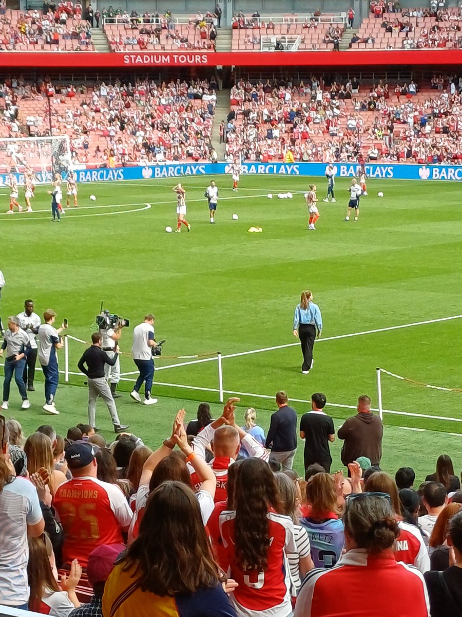 Lia Wälti on the pitch at the Emirates