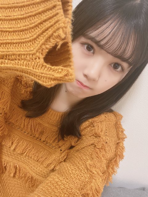 あ:にぃに
○:なに？
あ:ほつれたから直して
○:この前、直したばっかじゃん
あ:いいから早く
○:俺の言葉は無視かよ
あ:にぃに、目瞑って
○:ここで脱ぐの？
あ:うん
○:ここで脱ぐのはちょっと…
あ:にぃになら見られてもいいよ
○:そういう問題じゃ…
ぬぎぬぎ
あ:脱いだよ
○:いや、脱ぐなよ…😅