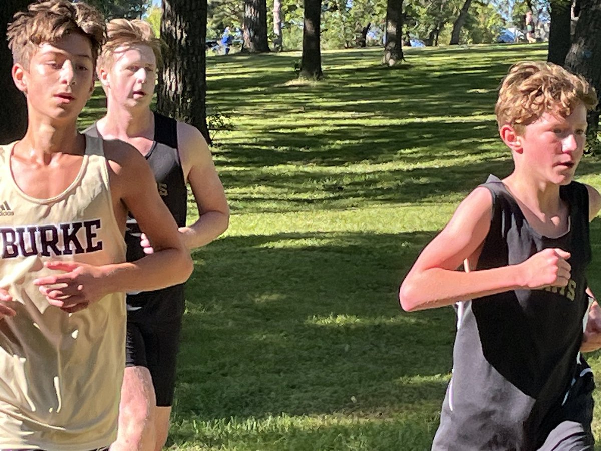 LSEAthletics's tweet photo. @SoutheastCross 
Boys JV at Walnut Grove Park…GO KNIGHTS!!! https://t.co/WxD3wpMufd