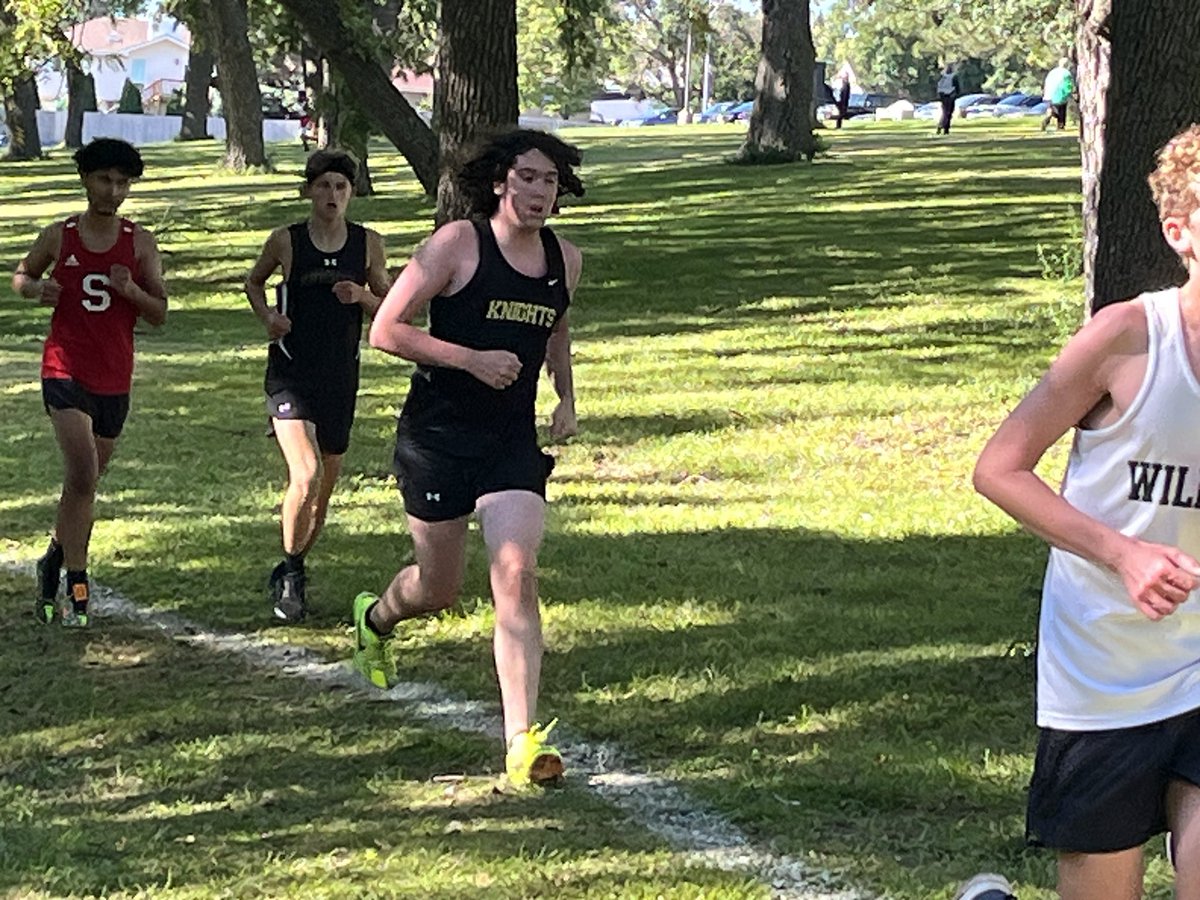 LSEAthletics's tweet photo. @SoutheastCross 
Boys JV at Walnut Grove Park…GO KNIGHTS!!! https://t.co/WxD3wpMufd