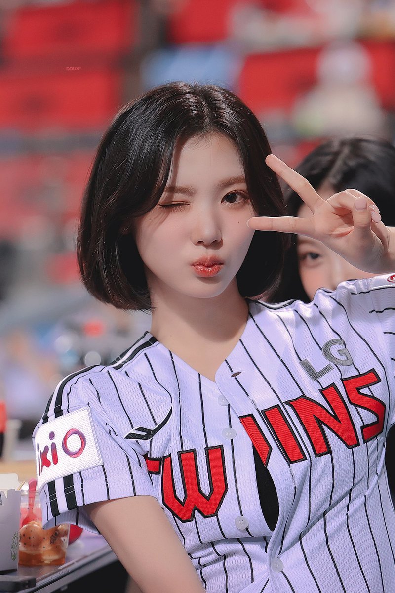 DOUX_jw's tweet photo. #해피벌쮸데이
#HappyJIWOOday https://t.co/WVl9iGSg9k