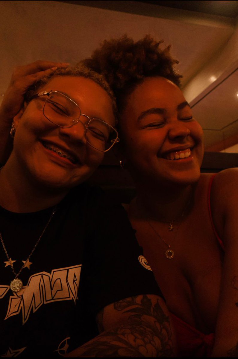 𝚜𝚊𝚙𝚙𝚑𝚘𝚌𝚘𝚞𝚙𝚕𝚎𝚜 (@wlwlesappho) on Twitter photo 