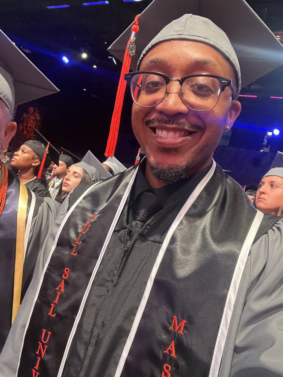 More degrees than a thermometer🌡️

Excited to share I graduated again. This time with a Master’s Degree in New Media Journalism!  🎓