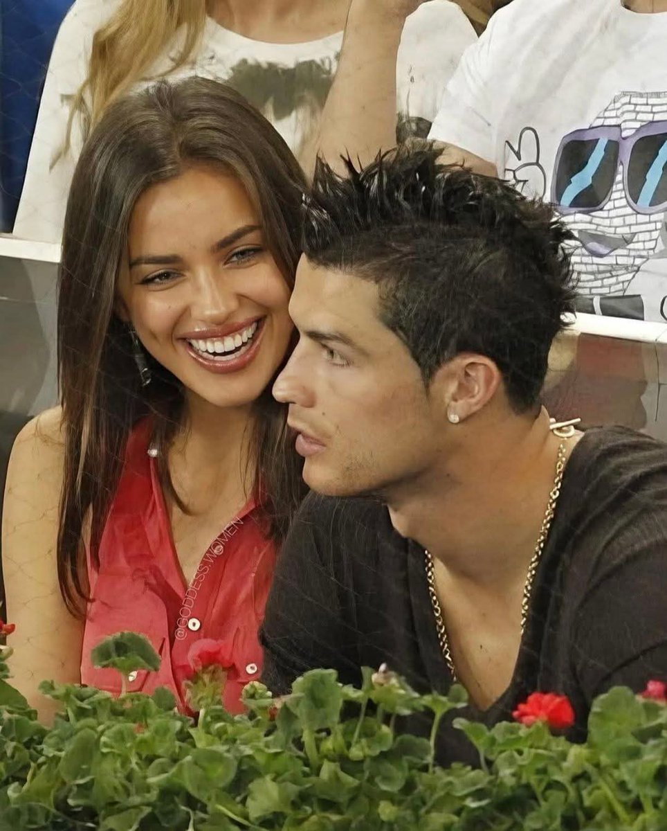 001Xtasy's tweet photo. Honestly, Cristiano Ronaldo and Irina would’ve been the perfect match 😍🔥 Just look at that beauty… and those dimples when she smiles? Absolutely stunning! 😩❤️
#Ronaldo #IrinaShayk #CoupleGoals #BeautyWithDimples #Iconic https://t.co/9UImrQVcC2