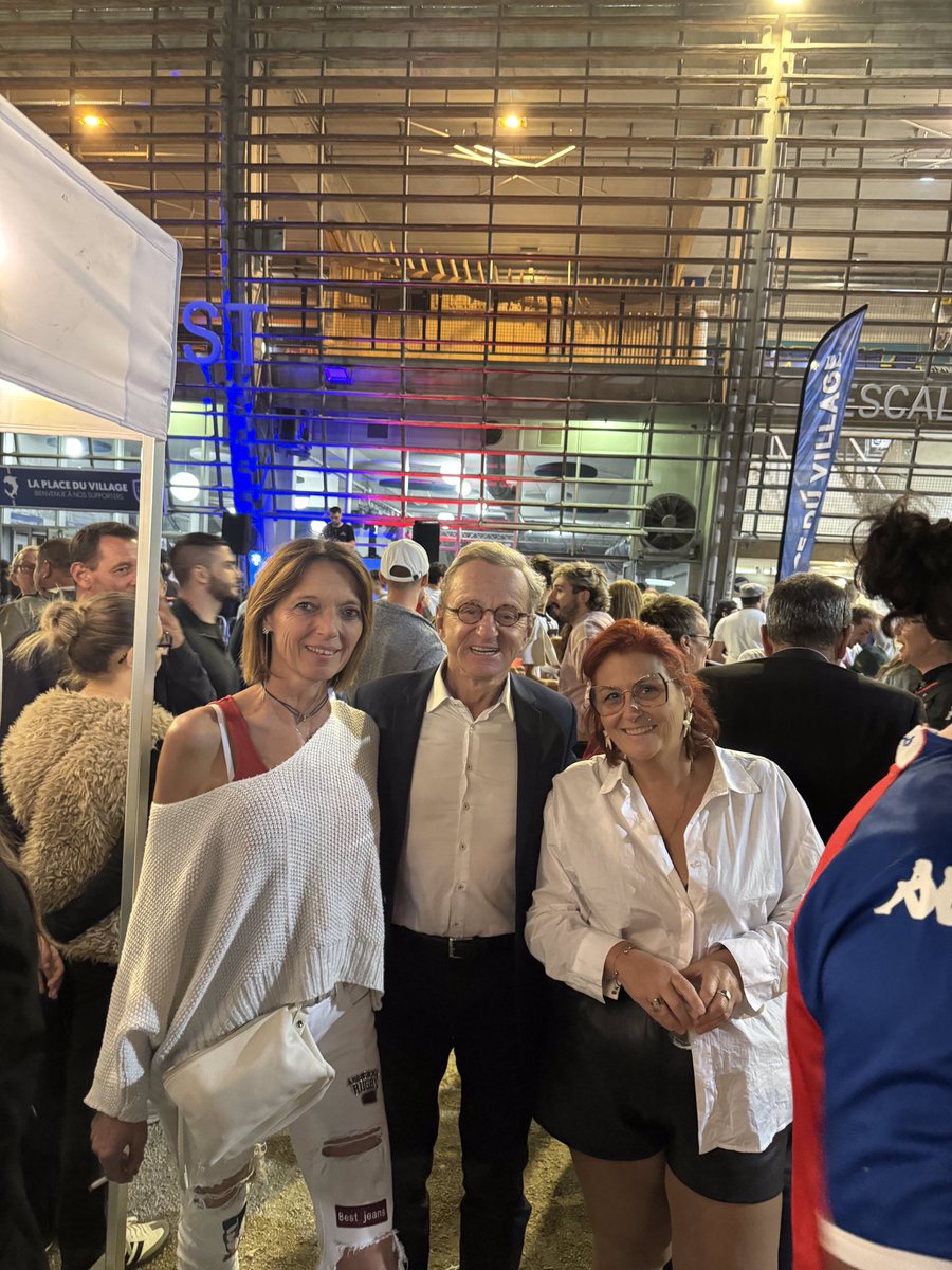 🔴🔵 Vendredi 5 septembre, une belle soirée au Stade des Alpes.
Victoire du FCG contre Aurillac, avec le bonus offensif (+5 points) pour le coup d’envoi de sa saison à domicile 👏
FC Grenoble Rugby
#grenoble