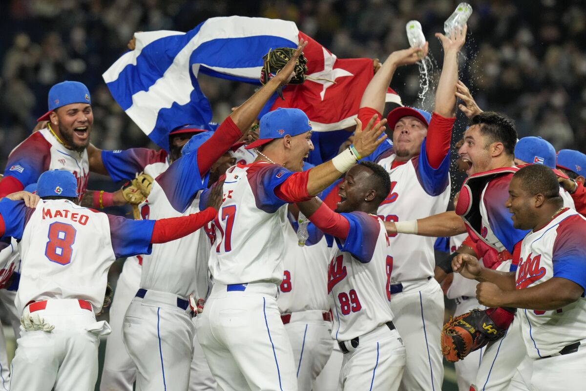 Gobierno EEUU no ha aprobado aún solicitud <a href="/MLB/">MLB</a> para participación de equipo #Cuba en próximo Clásico Mundial Béisbol.

Dilación forma parte de actual política agresiva estadounidense contra pueblo cubano e intenta frenar desarrollo nuestro deporte y participación del #TeamAsere.
