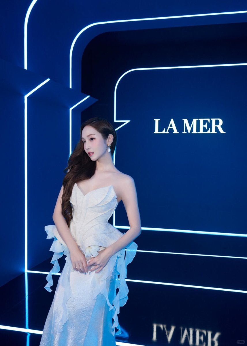 GR26Sic18's tweet image. [2025.09.06_XHS/rednote] (1)
Sy__Jessica: 🧜🏻‍♀️🌊🐚🫧
Soft magic in every moment✨#Lamer

: xhslink.com/o/18Nn0ZLLJ4z 
#제시카 #JessicaJung #郑秀妍