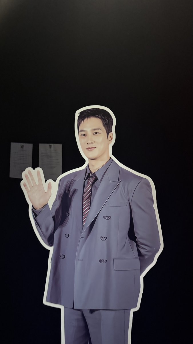 ดูหนังแล้ว มีผุ้ชายหล่อๆ มายืนรอทัชหลังจบด้วย ขอบคุณค้าบ
#เหมาโรงนี้เพื่อกิลกู #PrettyCrazy 
#เดี๋ยวสวยเดี๋ยวแสบผมแทบจะเครซี่ 
#อันโบฮยอน #AhnBoHyun #안보현