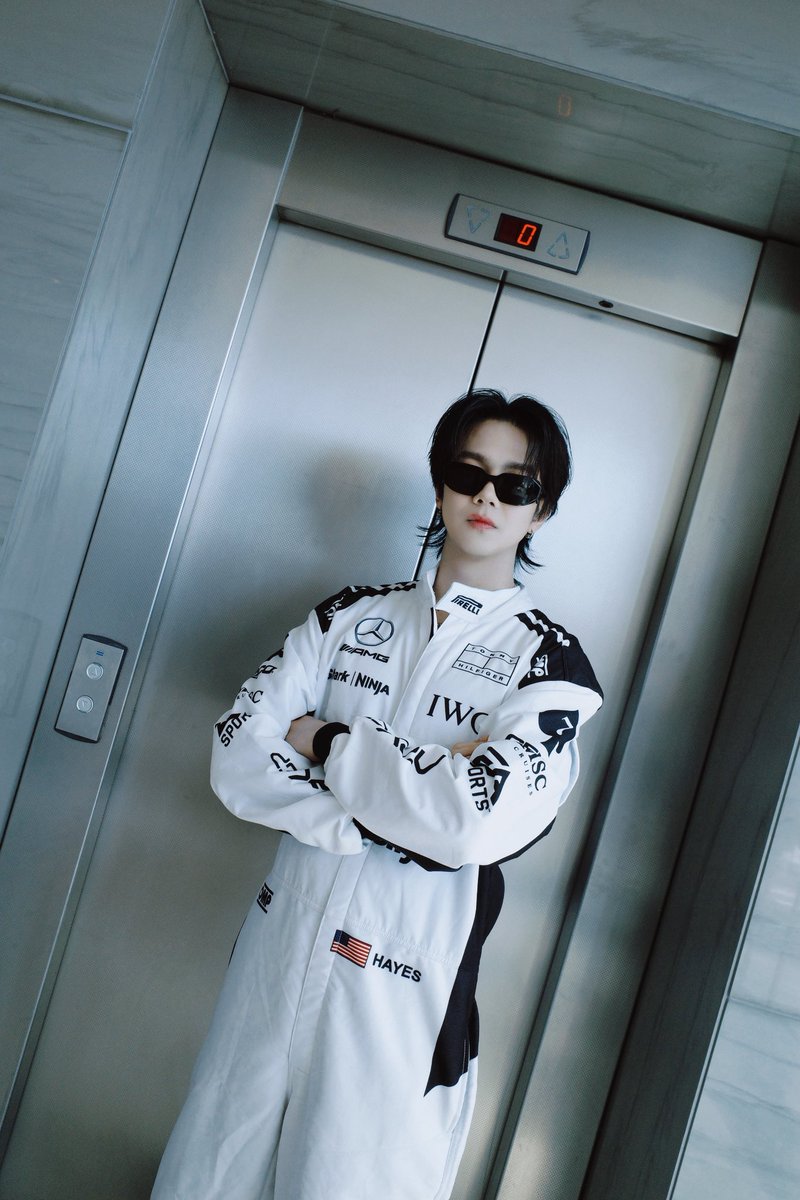 buildyourlove4u's tweet image. นักขับสุดหล่อ F1 กำลังจะเข้าโค้งหัวใจทุกคนแล้วนะ!
หล่อ เร็ว แรง ไม่แพ้ใคร
แตะคันเร่งที หัวใจก็สะดุดทันที 💓

BUILD AMORE MIO

#Build1stVeniceFM