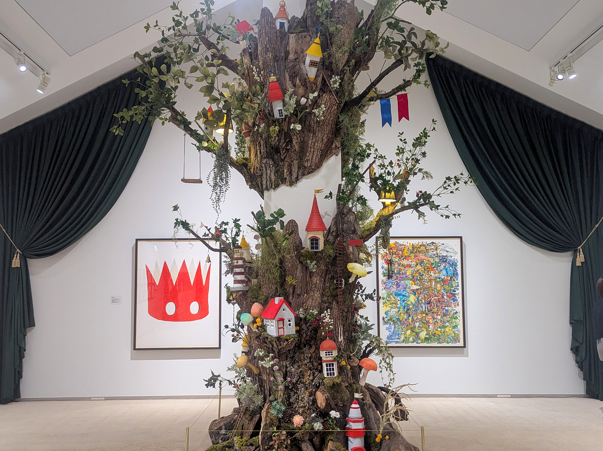 高桑マリア　珍しい画家です WHAT MUSEUM OKETA COLLECTION「Mariage （マリアージュ）―骨董