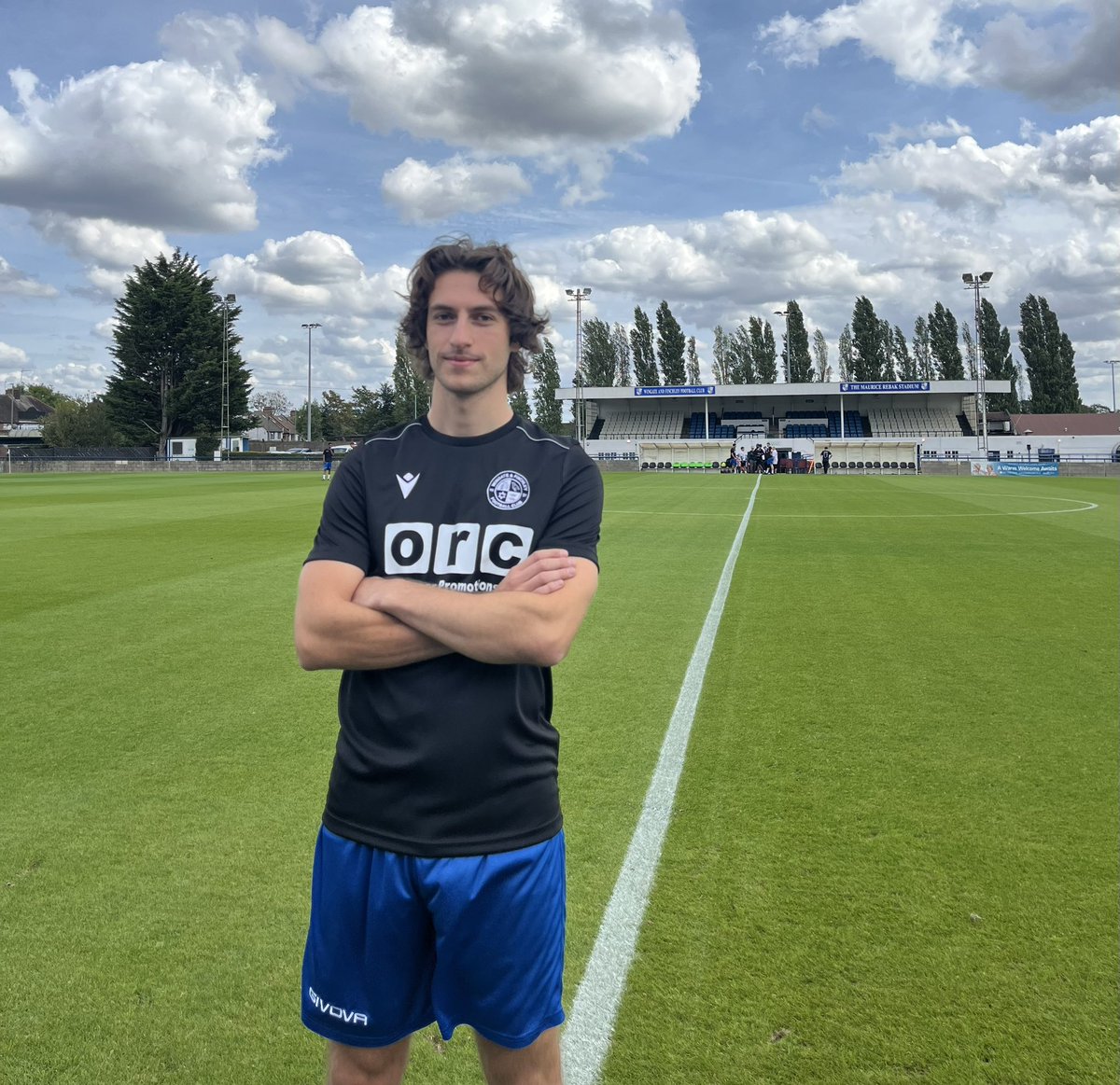 BENVENUTO, GIANLUCA! 🇮🇹

We are delighted to announce the signing of prolific Italian centre-forward, Gianluca Botti 🤝

Gianluca’s exceptional goalscoring record speaks for itself and we are thrilled to add a player of his calibre to our squad!

#WFFC 🔵⚪️