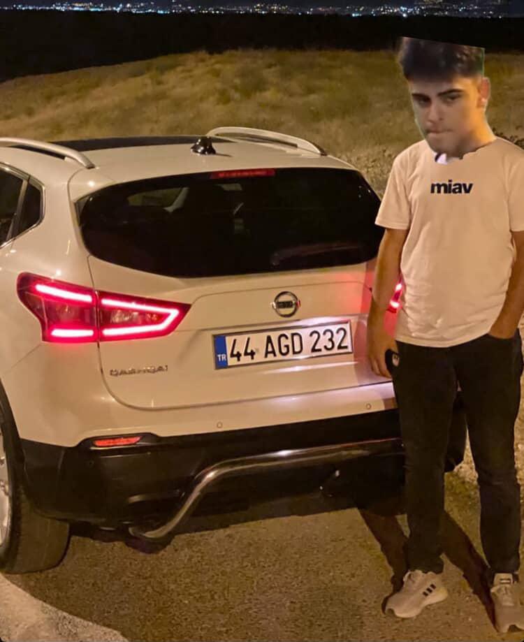 Tüm baskı ve PC albüm işleriyle bu abimiz ilgileniyor. İstediğiniz grup üyesi baskısı için DM atabilirsiniz. 25.000 TL ve üzeri siparişlerde kargo ücretsizdir. 🫶