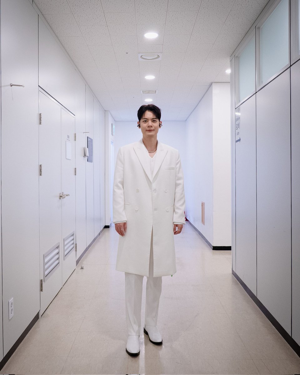 official_lapoem's tweet photo. 2025 유채훈 크로스오버 콘서트 <IL MONDO>
Day 1️⃣

아.. 얼굴이 너무 잘하는데..❓️노래 어떡하지..(P)
너무 좋아서 입 틀어막았다가
눈물 흘리다가 가슴 박박 치다가
좋은데 입 밖으로 나오는 말은
그저 굿..👍 

채훈이 보여준 세상 어떻게 보셨나요❓️
꽉 채워진 객석을 보고 채훈도
더 행복하게 노래 부를 수 있었어요🫶🥲

내일 콘서트도 기대해 주세요💗

#LAPOEM #라포엠 
#ILMONDO #일몬도
#유채훈 #YouChaehoon
