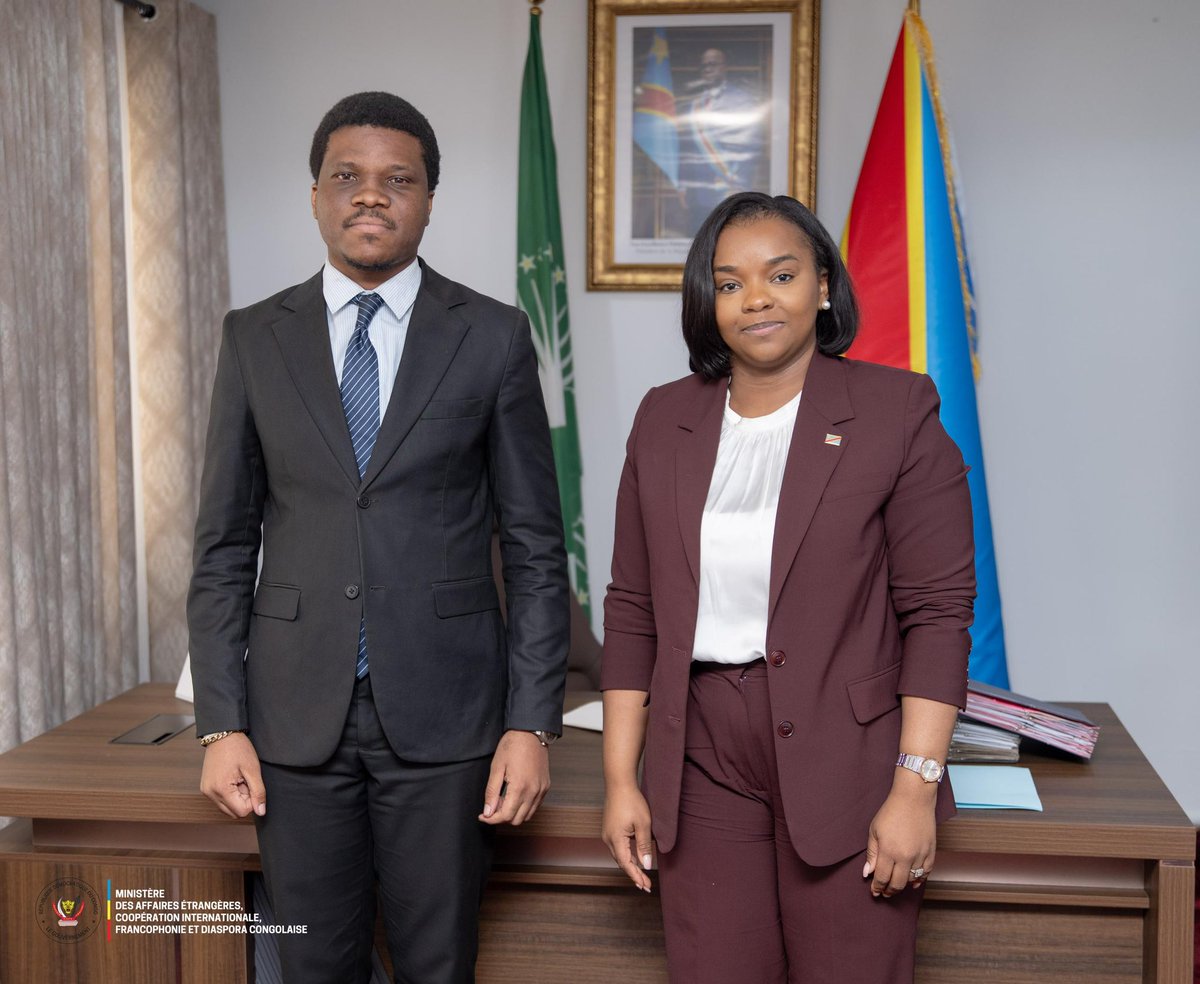 JonathanNzapa's tweet image. J’ai eu l’honneur d’être reçu par la Vice-Ministre @RDC_Minafet, S.E.M. @Ayeganagato_N1. Cet entretien a constitué une occasion privilégiée pour lui adresser nos félicitations à l’occasion de sa récente nomination, la présentation du @Fericofficiel, et de la Soirée Diplomatique.