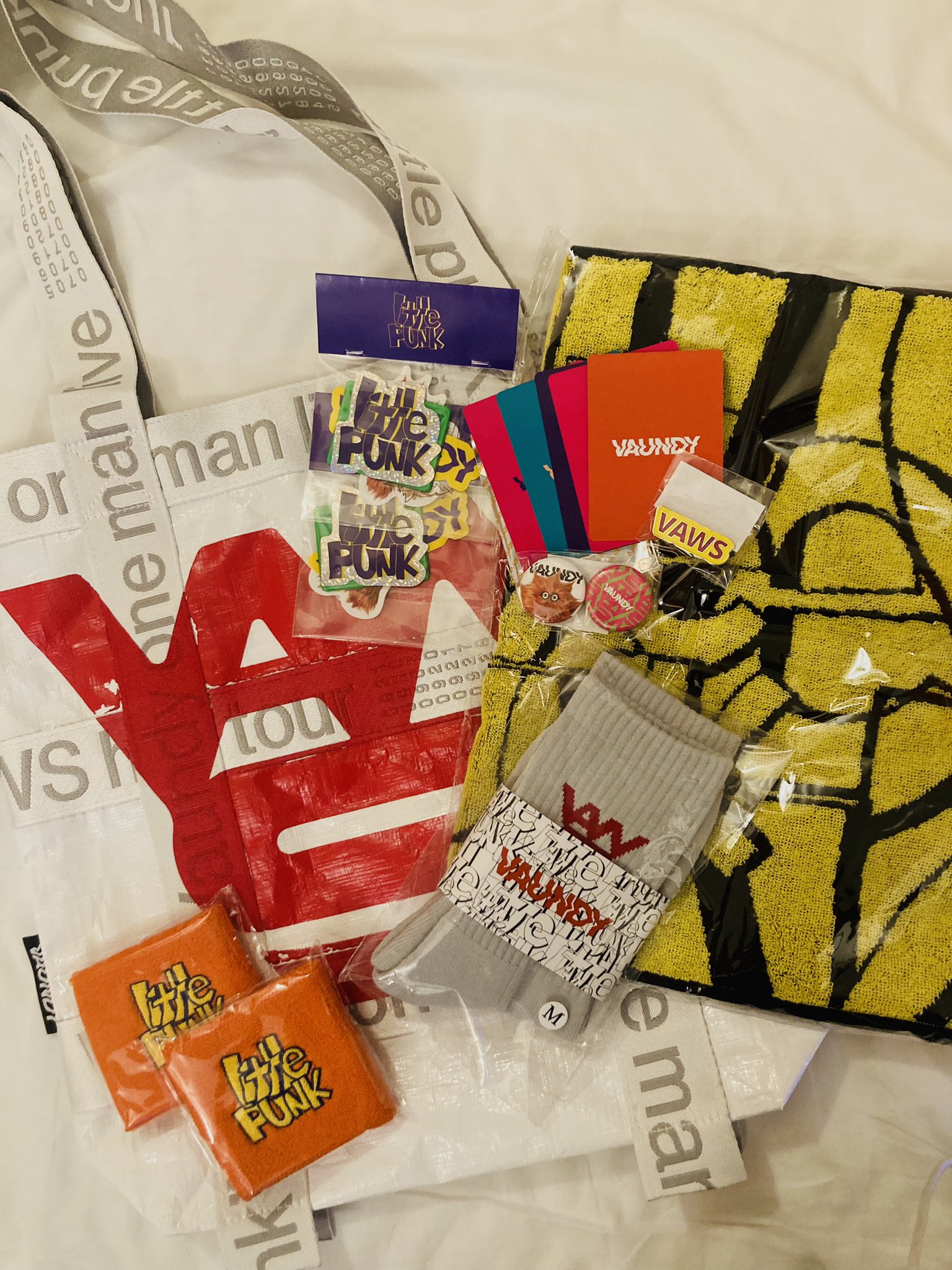 おまけ付き　Vaundy VAWS premium限定Logo Tote Bag 商品詳細ページ | Vaundy ONLINE STORE | VAWS Logo Tote Bag
