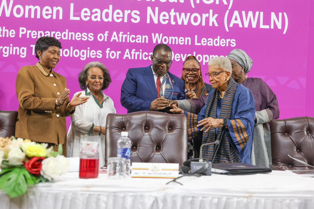 UN Women Zimbabwe (@unwomenzw) on Twitter photo We must become Agents of #WomenEmpowerment & Build Bridges between Generations! Remarks From 🇿🇼VP Dr. Chiwenga, and <a href="/AWLNetwork/">AWLNetwork</a> Elders H.E. Ellen J. Sirleaf  & H.E. Sahle Work Zewde at  #AWLN #IGR2025 Spotlights the power of unity in driving Women-led Transformation across Africa We must become Agents of #WomenEmpowerment & Build Bridges between Generations! Remarks From 🇿🇼VP Dr. Chiwenga, and <a href="/AWLNetwork/">AWLNetwork</a> Elders H.E. Ellen J. Sirleaf  & H.E. Sahle Work Zewde at  #AWLN #IGR2025 Spotlights the power of unity in driving Women-led Transformation across Africa
