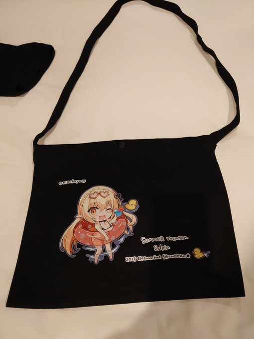 グッズ無事間に合いました🖐️
ビッグシルエットTシャツも間に合いました!
あとは会場搬入分が無事届いていますように…🙏 