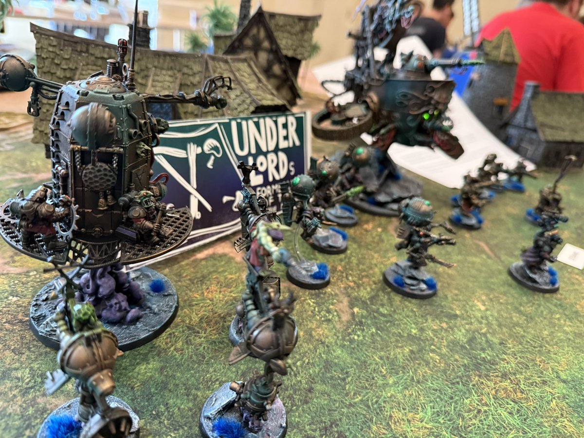 Armies on display 9 WW005