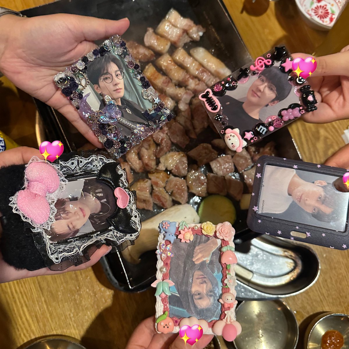 원.사.모 드뎌 원프모임을 하다
하루종일 좋아하는 얘기하기 !!!
그리고 한결같은 그녀들의 취향
너무즐거웠땨 ... 💖