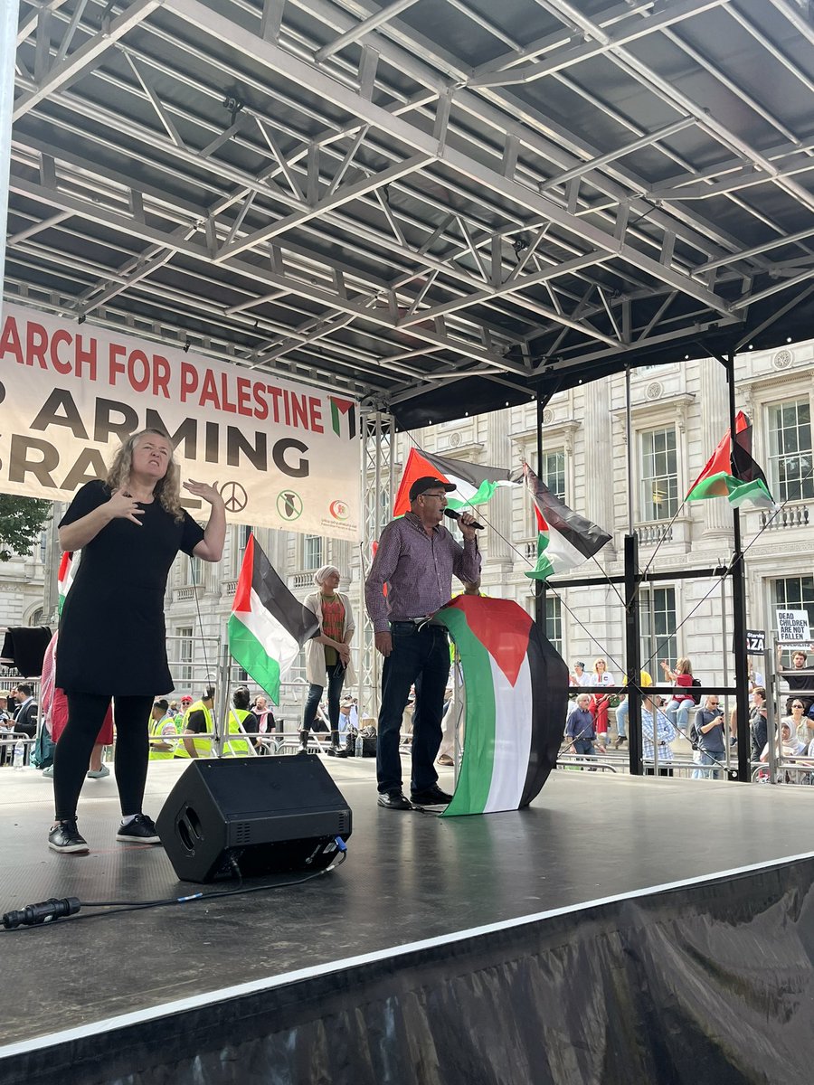 STWuk's tweet image. @Alex_Kenny_NEU chair of @STWuk on the stage at Whitehall “they have tried to stop our demos but we have not been stopped and we keep on growing”
#StopArmingIsrael 
#DefendProtest