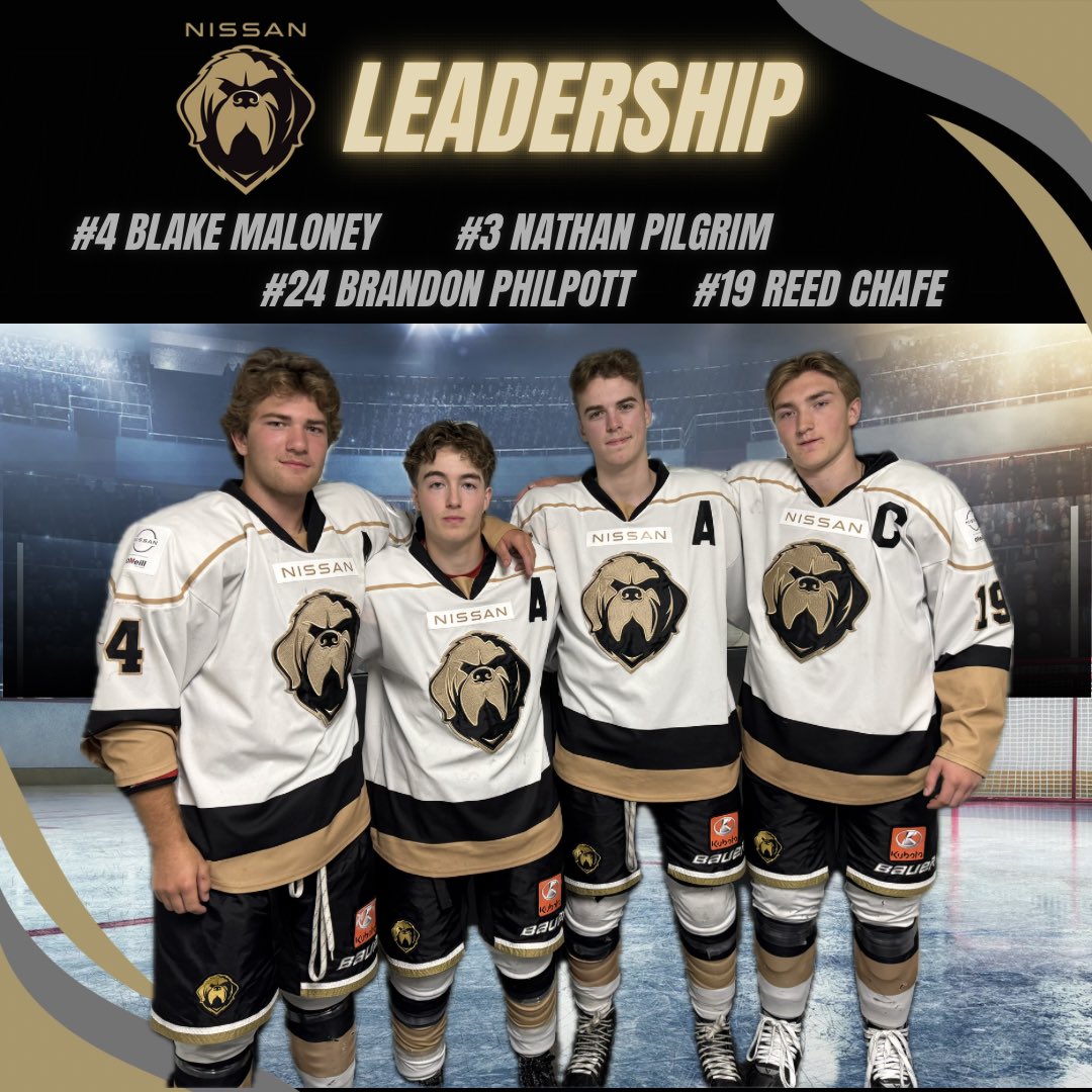 AAAGrowlers's tweet image. 🚨Introducing your 2025-26 Growlers captains!!🚨

#19 Reed Chafe - C
#3 Nathan Pilgrim - A
#4 Blake Maloney - A
#24 Brandon Philpott - A

We were honoured to have their parents present their jerseys to them before our season opener!

#GrowlersFamily #Woof #BlackWhiteAndGold