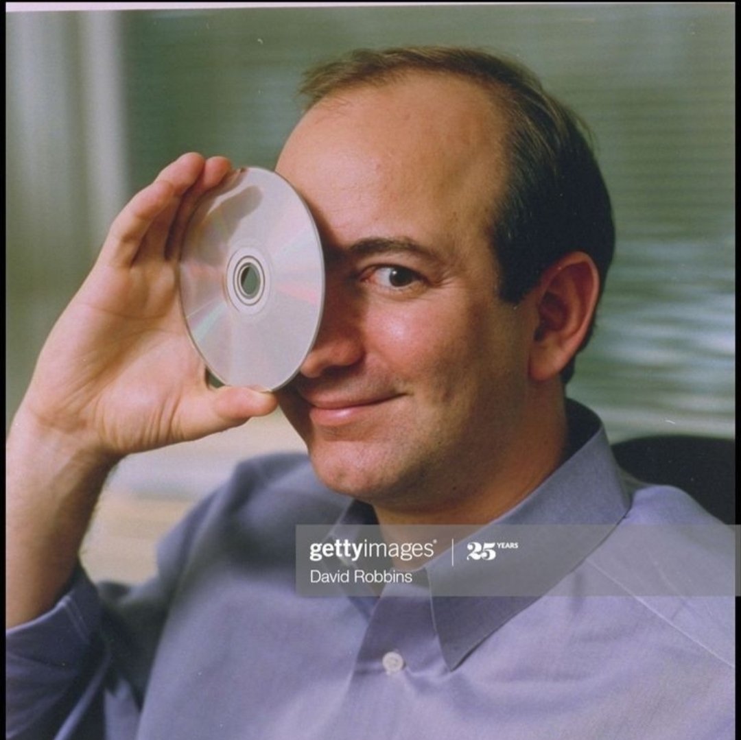 😈Sammy Davis Jr, 
Lou Ottens (l’inventeur de la cassette audio et co-créateur du CD)
Bill Gates
Jeff Bezos