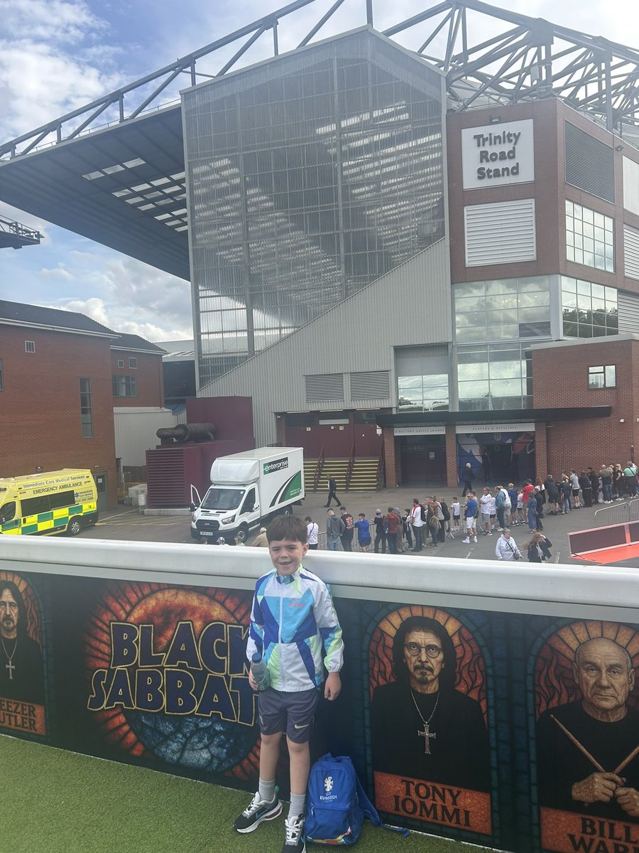 ConBea92's tweet image. 📍Villa Park 🏴󠁧󠁢󠁥󠁮󠁧󠁿🏴󠁧󠁢󠁥󠁮󠁧󠁿🏴󠁧󠁢󠁥󠁮󠁧󠁿
