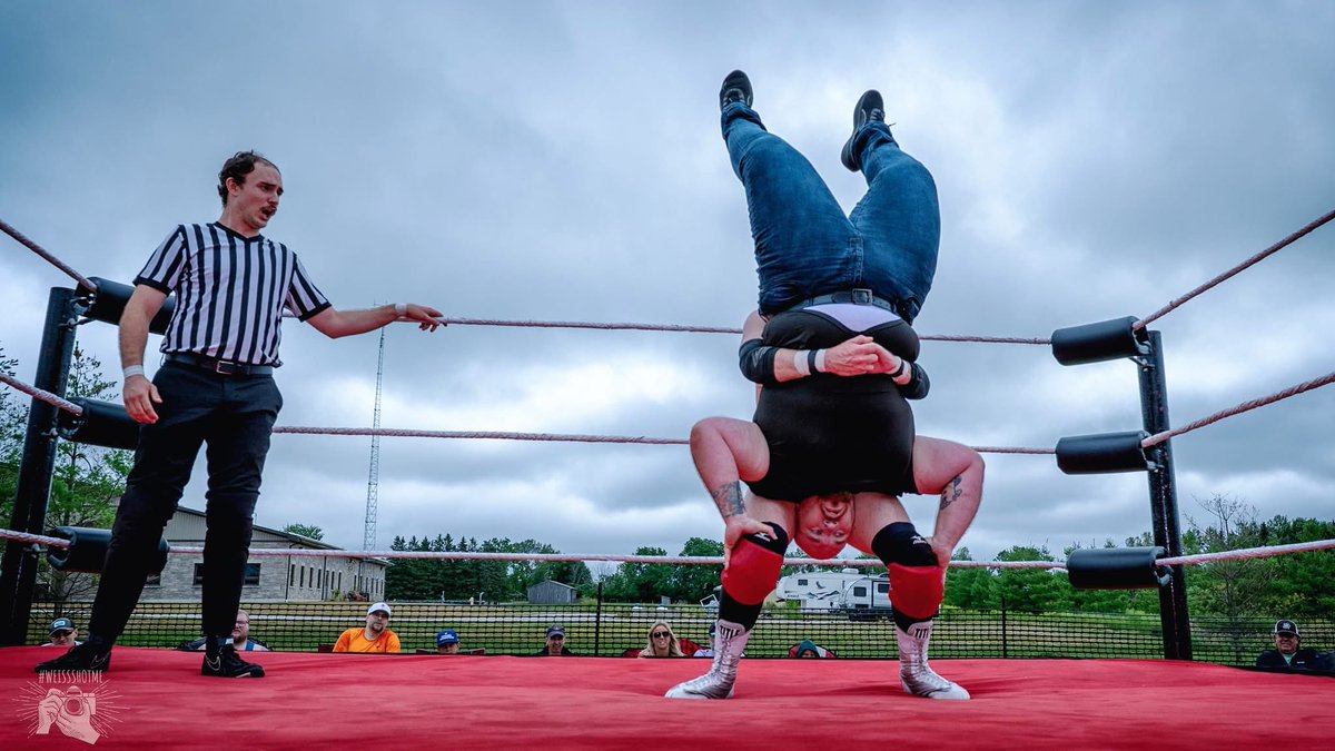 🎵 Now this is a story all about how
My life got flipped turned upside down 🎶 

📍 @cowbellbrewing <a href="/countedout7/">Counted Out With Mike & Tyler</a> 
🦓 @killianisa_ref 
🤼 @thevanlandon 
📸 @weissshotme
