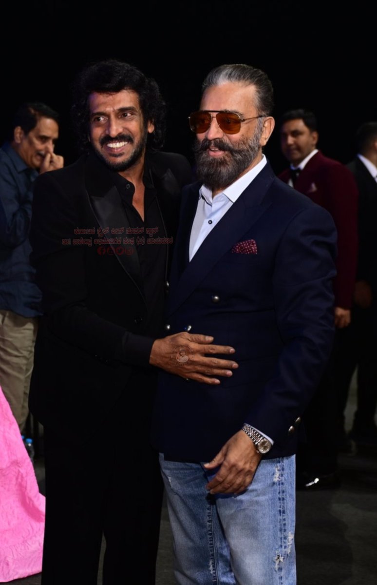 Ambojiuppi's tweet image. @nimmaupendra Boss and @ikamalhaasan Sir 😍❤️👌

 at SIIMA Awards Dubai 🏆🎬

✨ Proud Moment for Kannada Cinema! ✨

#Upendra #KamalHaasan #UppiDirects 
#NEXASIIMA #SIIMAinDubai #SIIMA2025 #NEXA #KamalHaasan