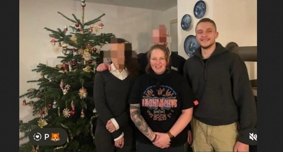 AIB (@antifainfoblatt) on Twitter photo Neonazi-Nachwuchs im Rhein-Sieg-Kreis
Die „Rheinlandbande“ hatte sich von posenden Kleinstadtjugendlichen zur organisierten Kleinstgruppe der "Jungen Nationalisten" (JN) entwickelt.
➔ t1p.de/5w3qv
Text: Mia Hill (<a href="/ar_oberberg/">AROB - Antifaschistische Recherche Oberberg</a>)
Screenshot: arob.noblogs.org Neonazi-Nachwuchs im Rhein-Sieg-Kreis
Die „Rheinlandbande“ hatte sich von posenden Kleinstadtjugendlichen zur organisierten Kleinstgruppe der "Jungen Nationalisten" (JN) entwickelt.
➔ t1p.de/5w3qv
Text: Mia Hill (<a href="/ar_oberberg/">AROB - Antifaschistische Recherche Oberberg</a>)
Screenshot: arob.noblogs.org