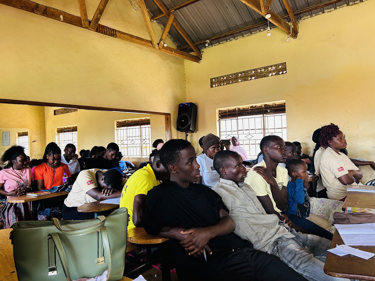 Delivering a session on Ethical Leadership Communication to adolescents and young people at Nkowe High school-Wakiso District courtesy of <a href="/PHIC_UG/">Partners for Healthy Individuals and Communities</a> Youth Health Camp.
#PHIChealthAmbassadors