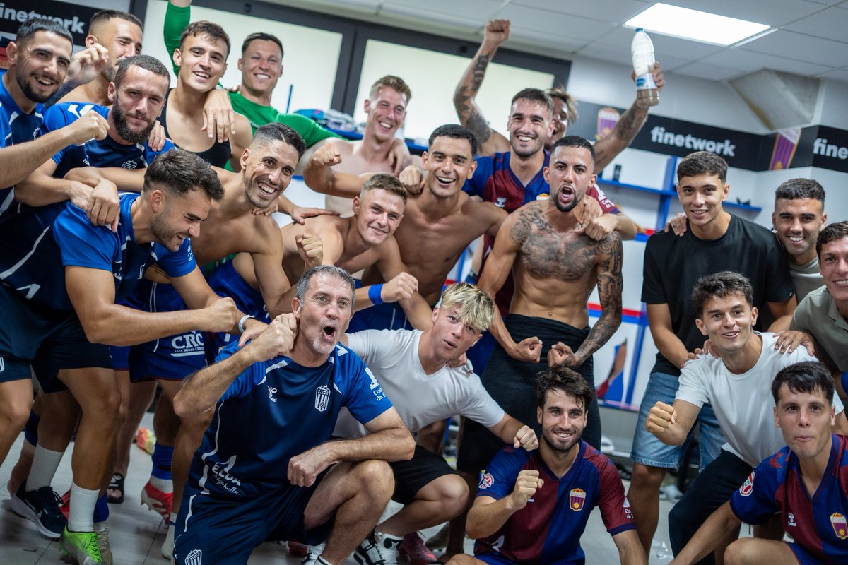 💙❤️ Vuelve a sonar la música 🎻🎶

#EldaLateEnAzulYGrana #AupaDeportivo