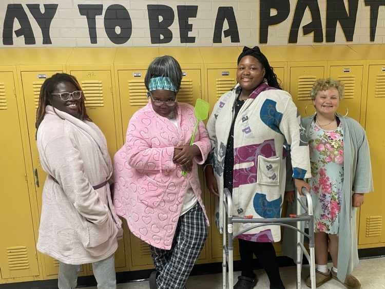 📸 Senior Citizen Dress up day photos! 📸