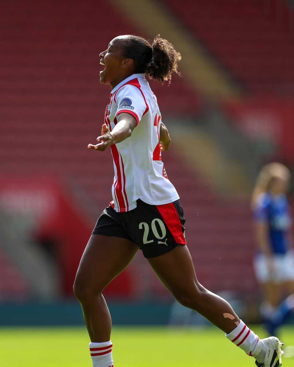 SaintsFCWomen's tweet image. Captain. Leader. GOALSCORER. 🔥